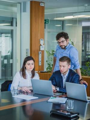 about-us-section-002